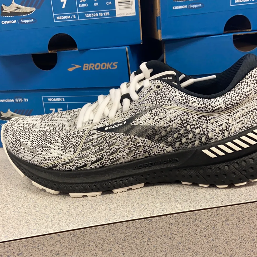 Brooks Women's Adrenaline GTS 21